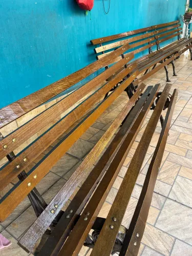 Banco de Madeira Jardim com pé de ferro