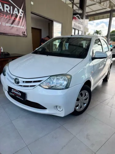 Toyota Etios 1.3 Flex 16V 5P Mec. 2015