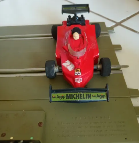Carro de Autorama Estrela Ferrari T4 F1