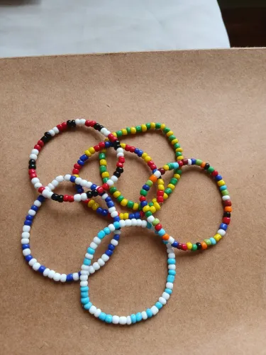 Pulseiras de miçangas