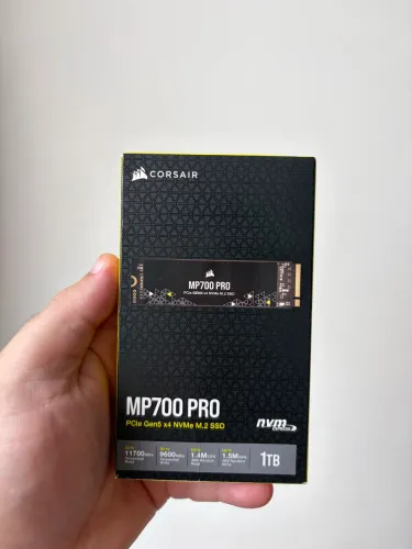 SSD Corsair MP700 Pro, 1TB, M.2 NVMe, Leitura 11700MB/s e Gravação 9600MB/s