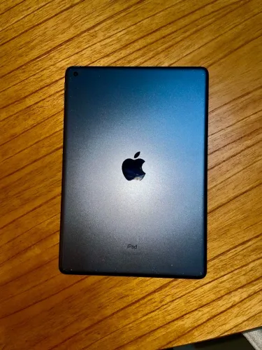 Ipad 9th geração (acompanha capinha com teclado)
