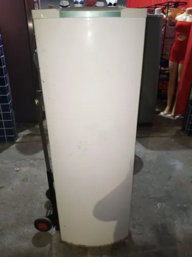 Geladeira 220 volts toda boa