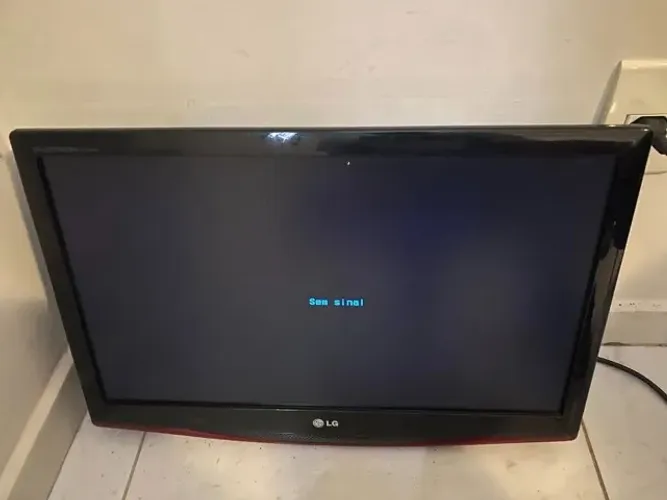 tv monitor lg 22 polegadas sem base e controle