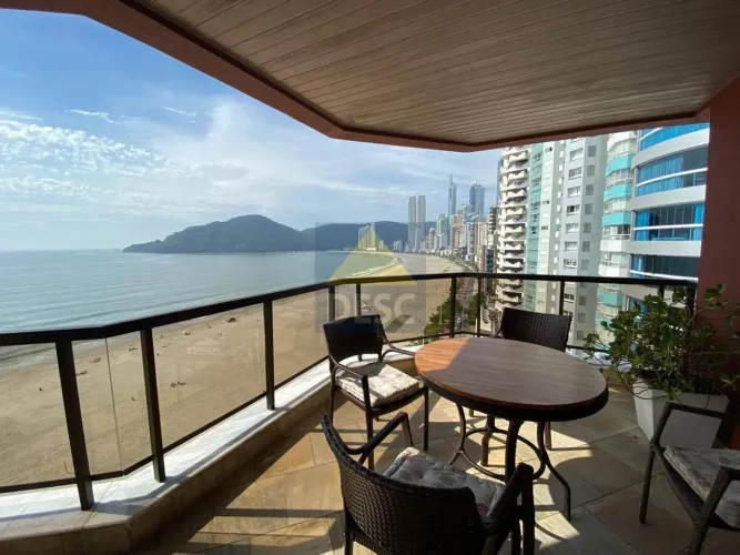 Apartamento Mobiliado Frente Mar com 4 Suítes para Alugar em Balneário Camboriú