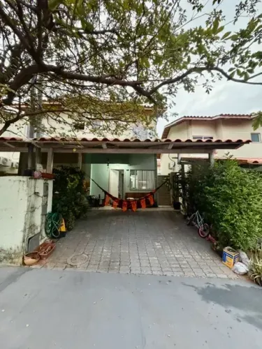 Casa de Condomínio a venda na Vila São Luiz  em Goiânia - GO.