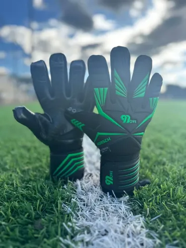 Luva de goleiro profissional