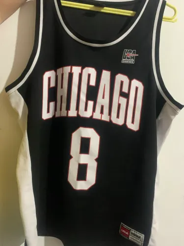regata de basquete preta da marca FSBN
