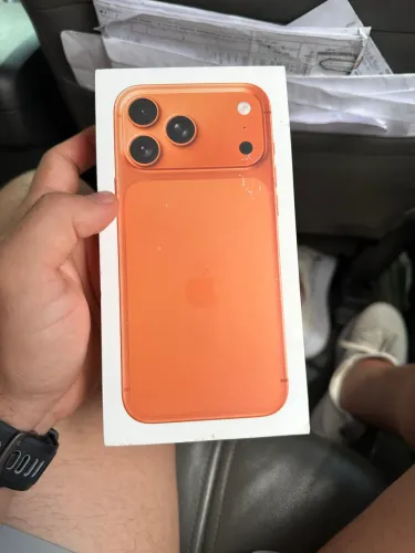 iPhone 17 pro max Laranja e Silver
