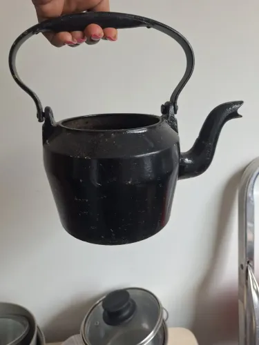 Chaleira de ferro antiga