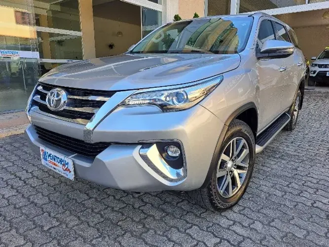 Toyota Hilux SW4 SRX 4X4 2.8 TDI 16V Dies. Aut. 2018
