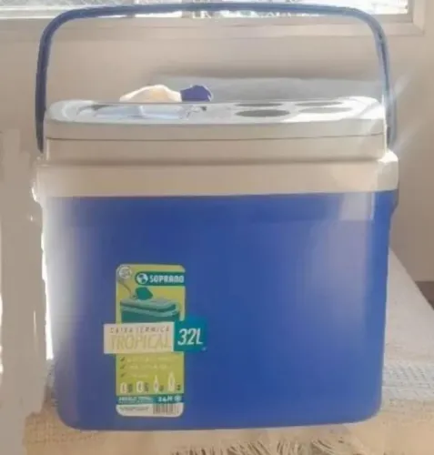 CAIXA TÉRMICA TROPICAL SOPRANO 32 LITROS - TAMPA COM 4 PORTA-COPOS E ACESSO RÁPIDO