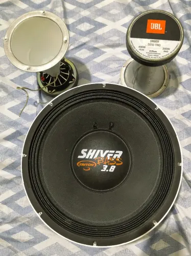 Grave de 15, drivers d250 trio, fonte JFA 200a