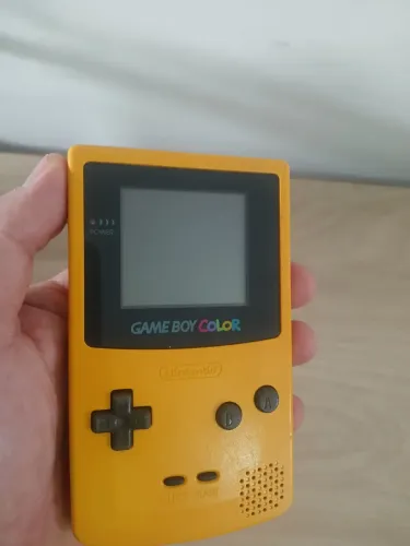 Game Boy Color com Kirby Pinball