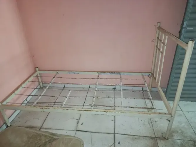 Cama de ferro - solteiro