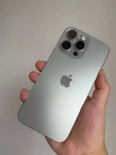 iPhone 16 Pro Max 256GB Cinza | 94% Bateria | Tela Premium