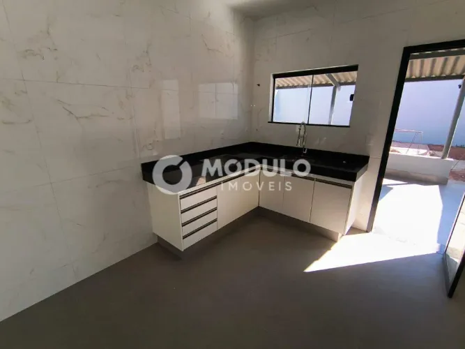 Casa disponível para locação no bairro São Jorge.