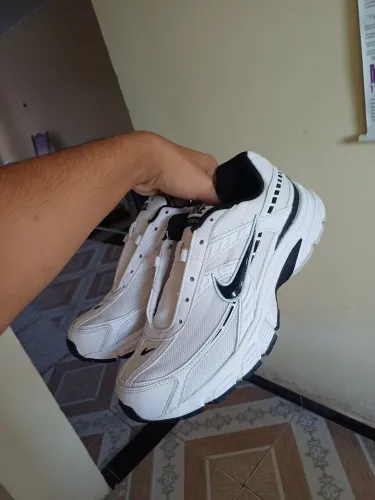Nike Initiator