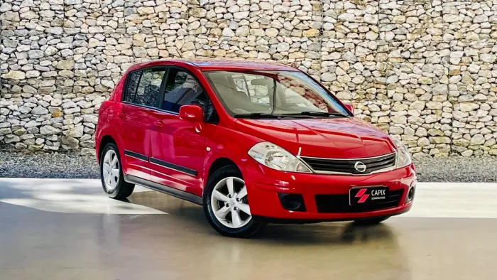 Nissan Tiida S 1.8/1.8 Flex 16V Mec. 2012