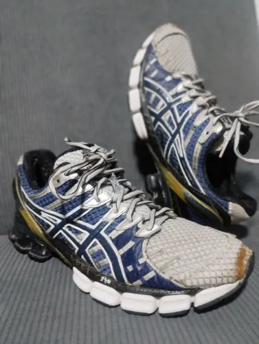 Tênis Asics kinsei 4  N* 41