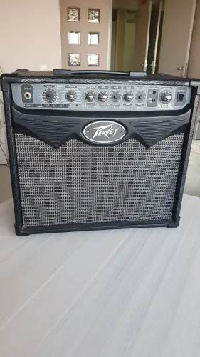 Amplificador 15W Peavey Vypyr (precisa trocar a fonte)