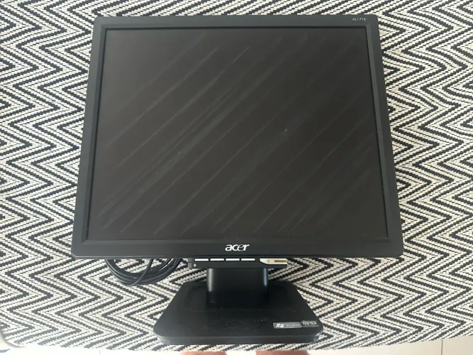 PC Computador comércio com monitor e teclado usado precisa reparo