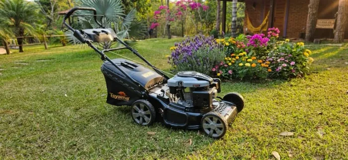 Cortador de grama Toyama TLM530TRMS65-XP 196cc
