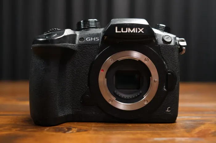 Corpo Câmera Filmadora e Fotográfica Panasonic Lumix GH5