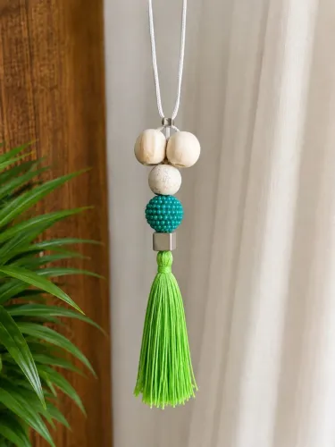 Colar Artesanal Verde com Tassel - Peça Exclusiva