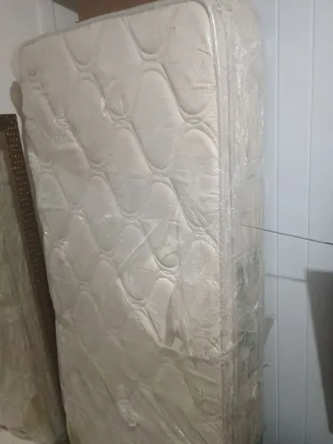 Vendo colchão de solteiro