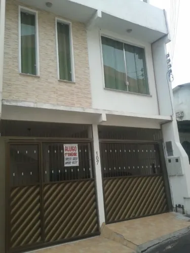 Alugo casa, con dois quartos no Bairro Vila da Prata.