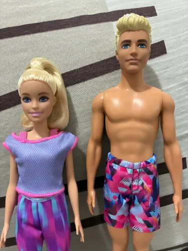 Lote Boneca Barbie Yoga Petit e Ken fashionista Dia de praia
