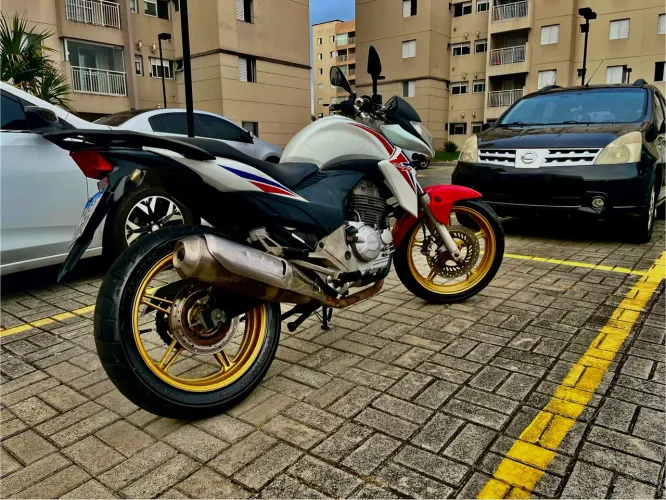 CB300 capitão América 