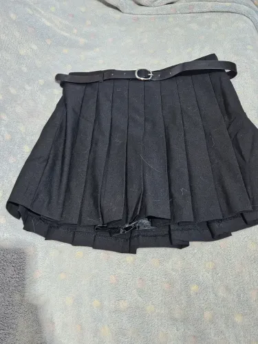 Short Saia Em Alfaiataria Com Pregas E Cinto Ajustável Preto