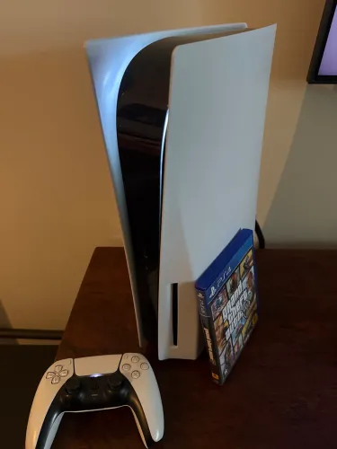 Playstation 5 -> mídia física (muito novo)