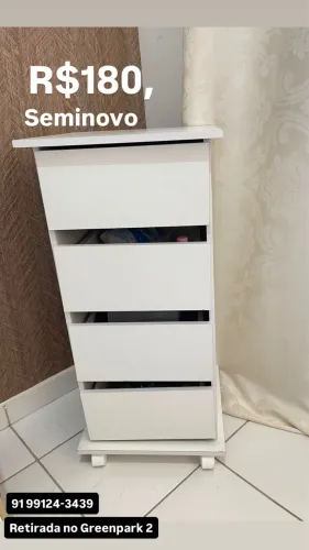 Carrinho com gavetas