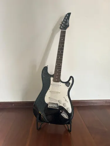 Guitarra Preta com Glitter Condor (3 single coils) 