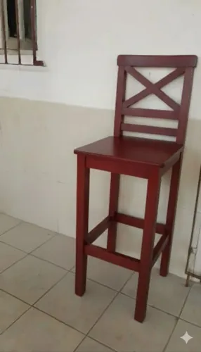 Banquetas de Madeira Maciça - Conforto e Estilo