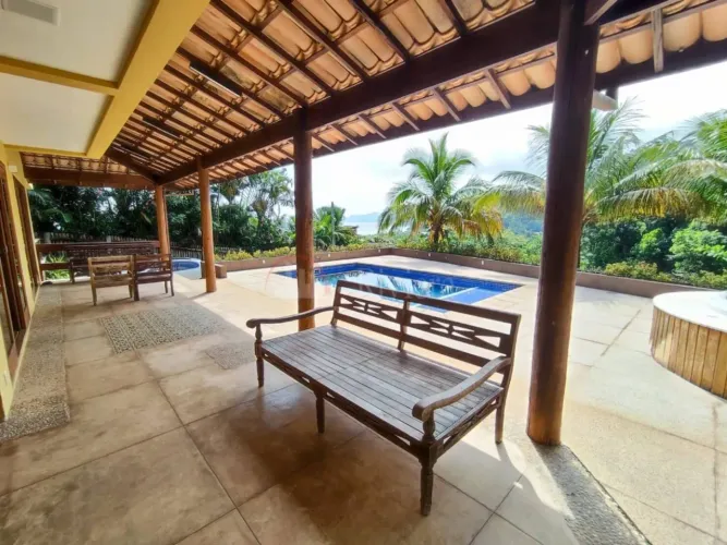 Casa a Venda em Toque Toque Pequeno com Vista Para o Mar, Localização Privilegiada com Esc