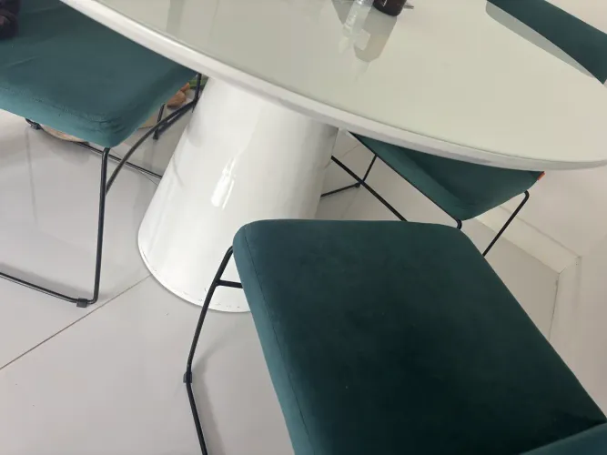 Mesa redonda branca laca com tampo de vidro tok stok