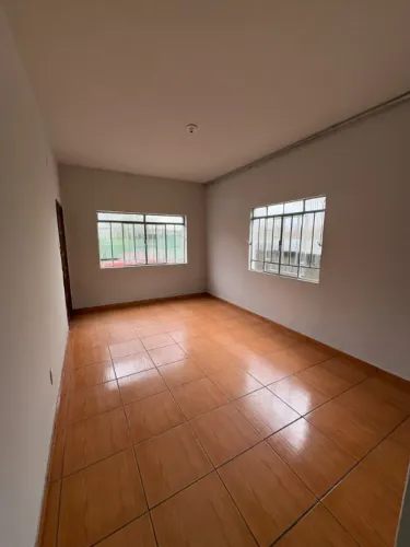 Casa disponível para locação no bairro Lourdes, em Cons. Lafaiete/MG.