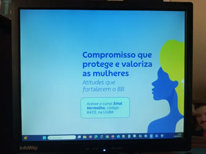 Monitor Itautec InfoWay L1742T bivolt