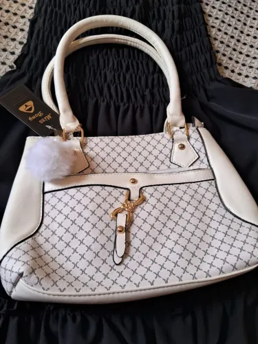 Por. 120. - Bolsa feminina