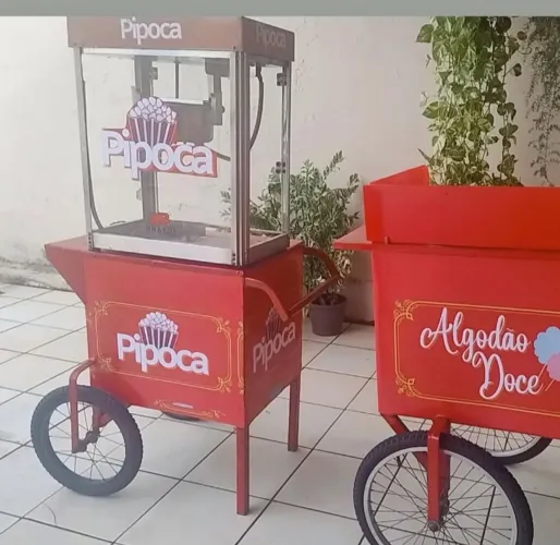 Carrinho de Pipoca, Carrinho de Algodão doce e brinquedos infláveis.