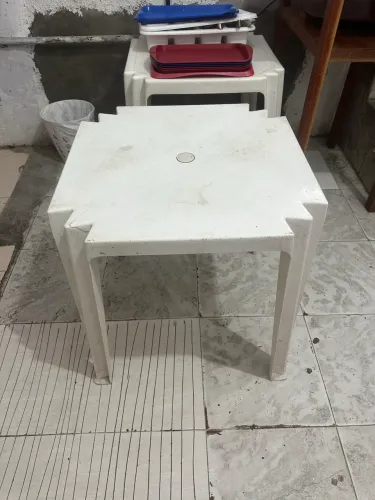 mesa de restaurante , bar etc 