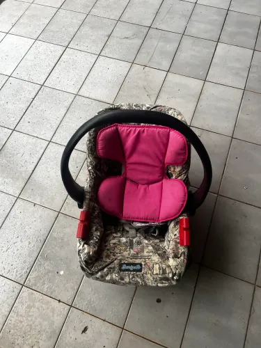 Carrinho e Bebê conforto