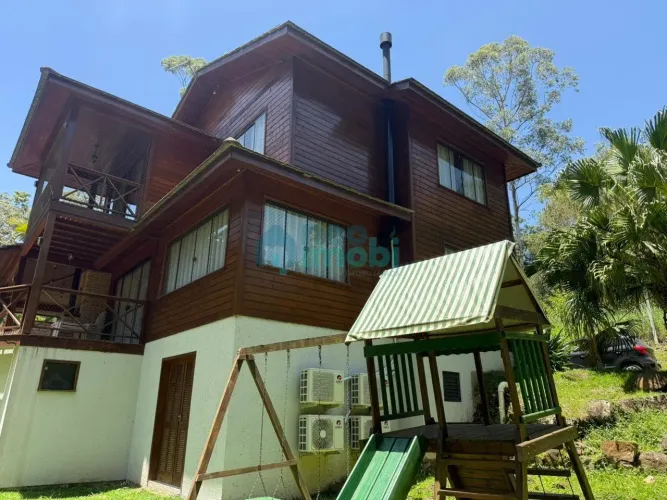 Casa com 4 dormitórios, 194,7m², na Vargem Grande - Florianópolis.