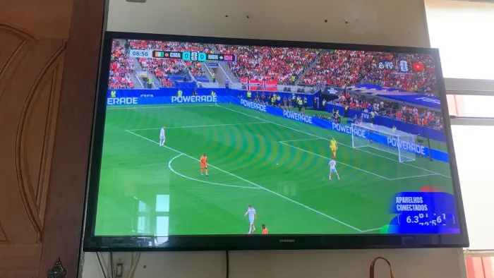 Televisão 52 polegadas não é smart porem possui chormecast 