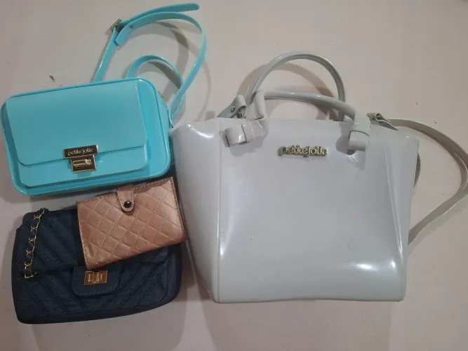 Bolsa semi-nova