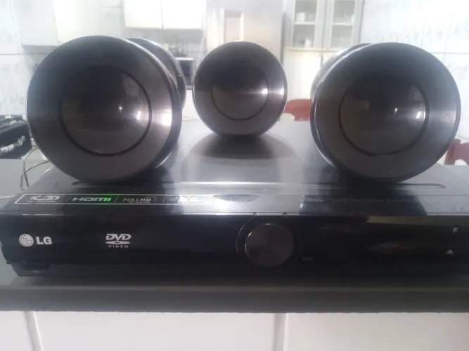Home teather usado OBS: têm duas saídas que não estão funcionando mais toca perfeitamente